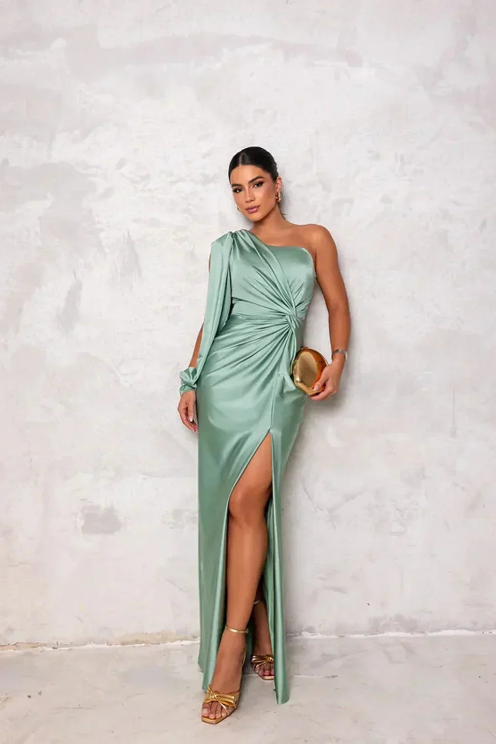 Alia Chic Flowing Maxi Dress