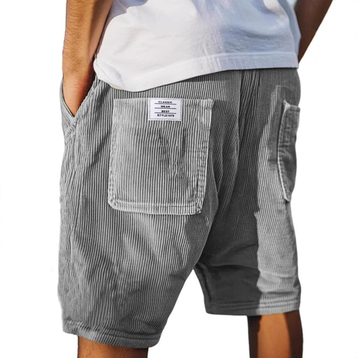 Alverton | Chic Velvet Shorts