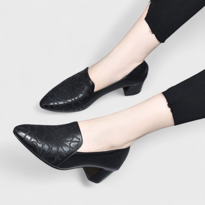 OLENE | EMBROIDERED PUMPS